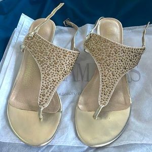Bridesmaid gold shoes